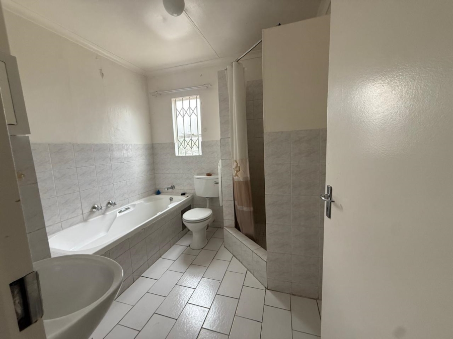 2 Bedroom Property for Sale in Safari Gardens North West